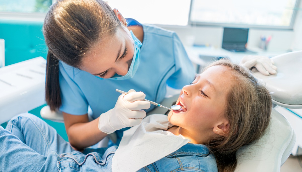 beautiful-girl-at-the-dentist-picture-1200x683.jpg