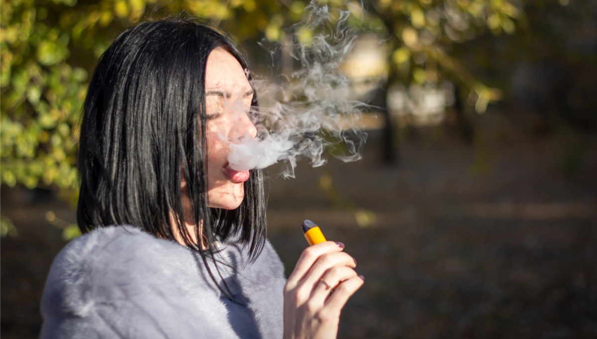 E-cigarettes and oral health what you need to know.jpg
