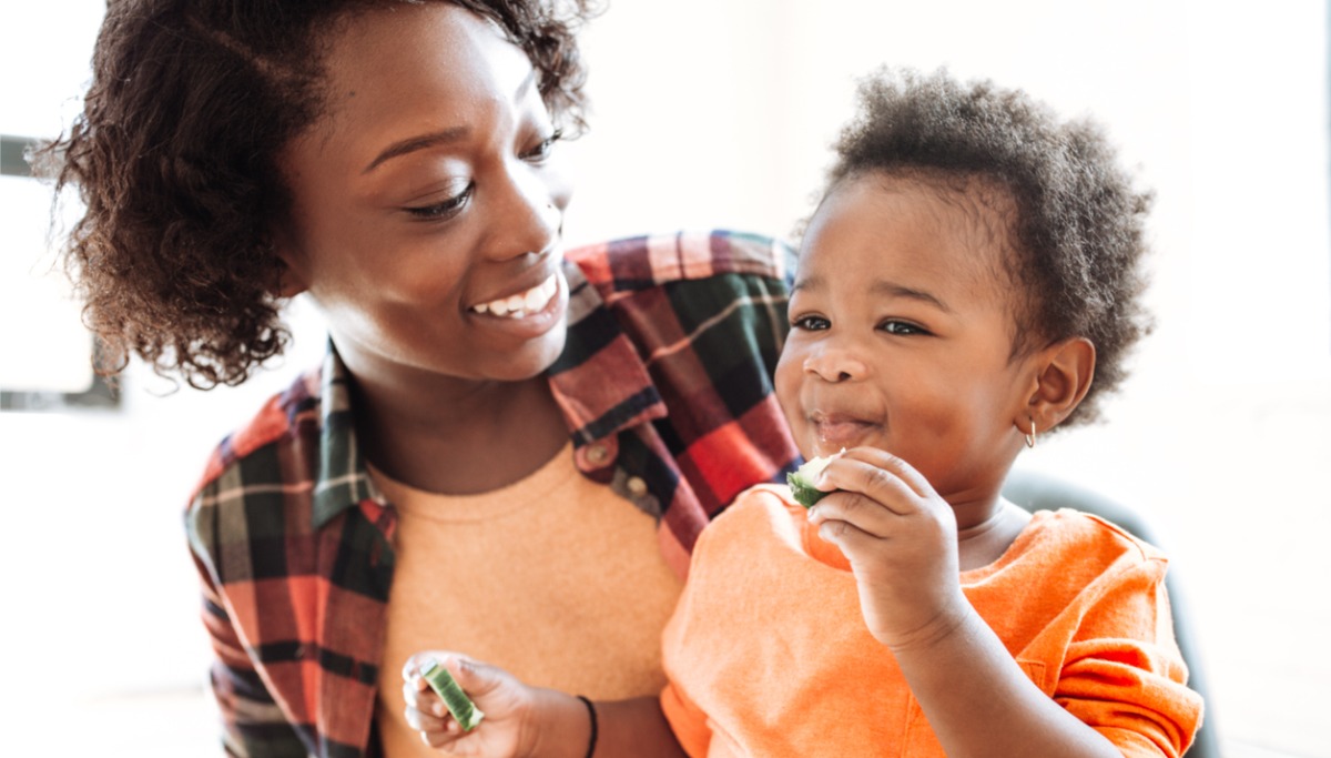 toddler-and-mother-close-up-portrait-picture-1200x683.jpg