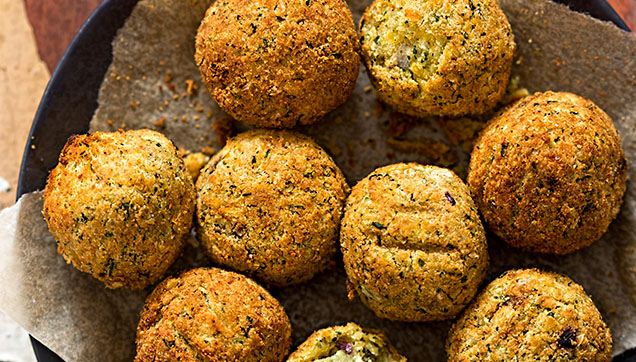 April_baked falafel - thumbnail.jpg