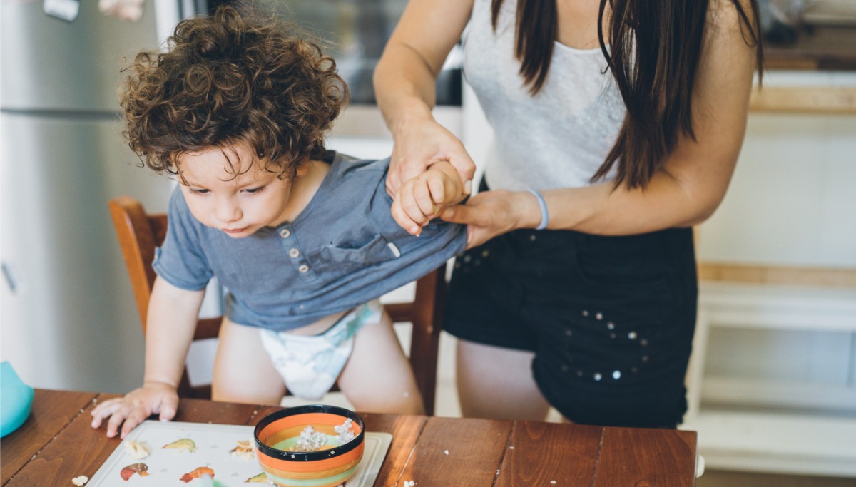 mother-make-the-mess-after-toddler-lunch-picture-1200x683.jpg
