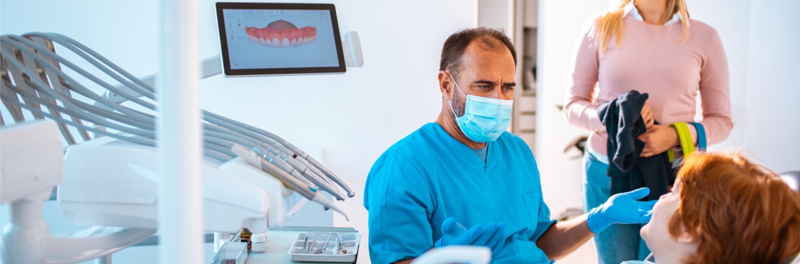 mother-taking-her-son-to-the-dentist-picture-1600x529.jpg