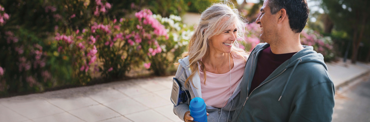 11476-6 Hydrating-Couple-1242x411.jpg