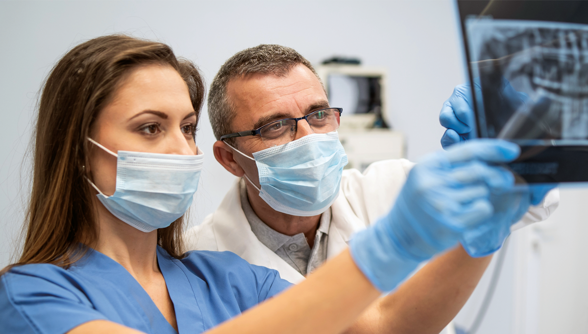 Difference Between Dentists and Dental Hygienists Delta Dental